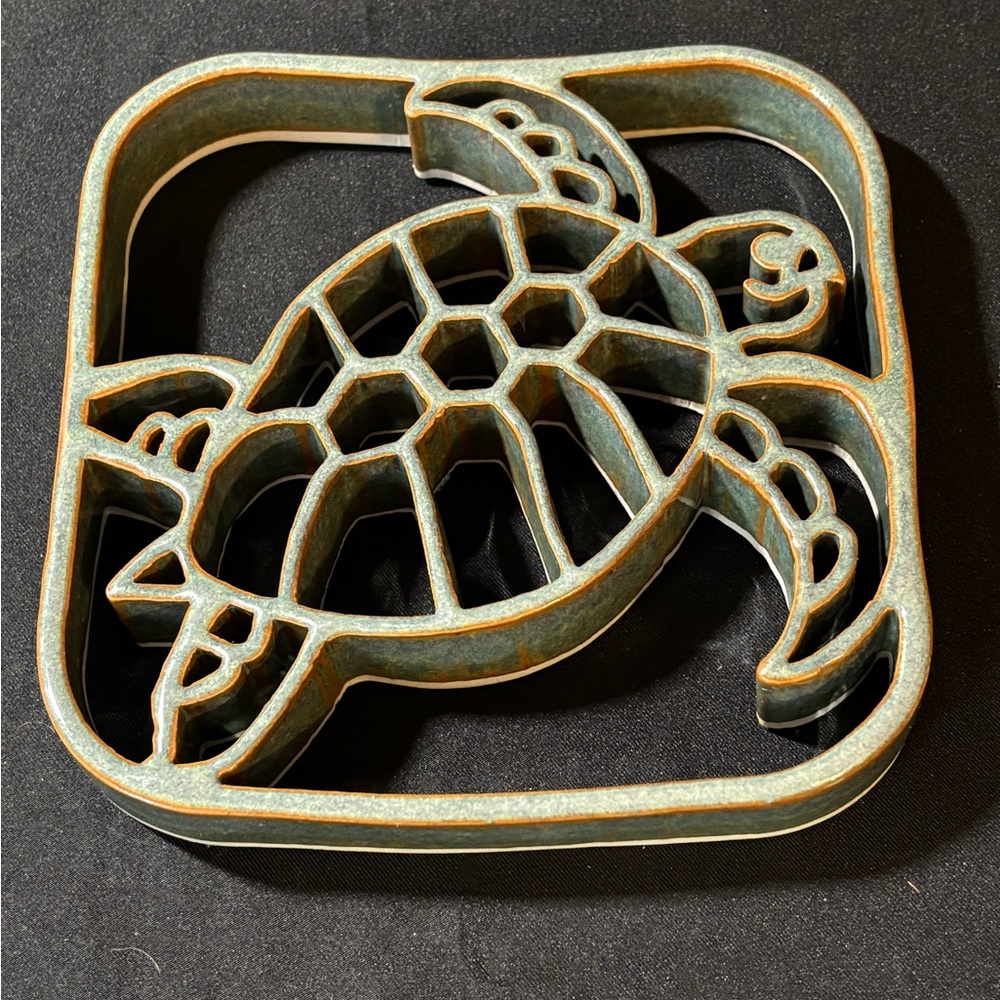 Sea Turtle Ceramic Trivet Home Decor Bay Pottery Virginia USA Green & Brown 6.5"